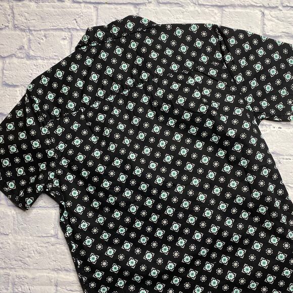 Original Use Button Down, Casual Geometric Short Sleeve Top - Picture 7 of 7